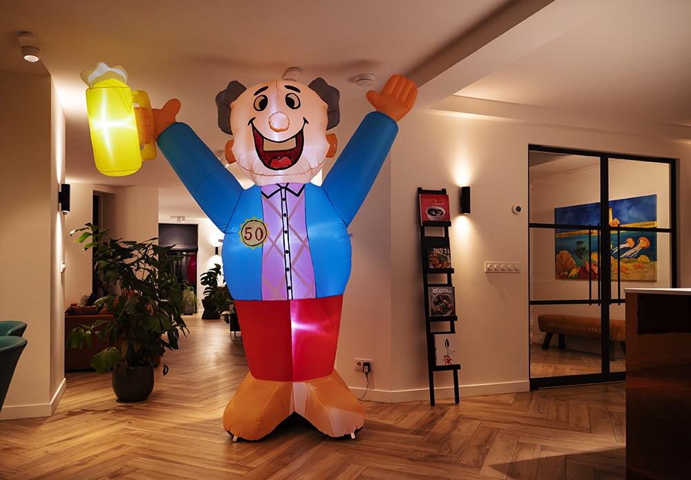 Indoor Abraham Feestend